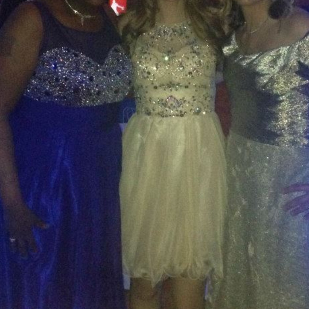 WORN ONCE!! Beautiful dress! - Picture 6 of 7